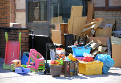 neighbour trash complaints