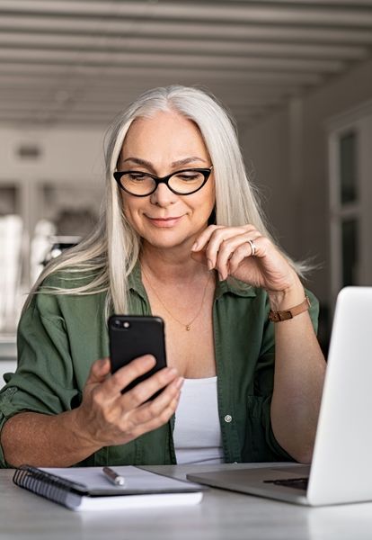 Expert insights.<br />
On your schedule.