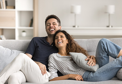 couple talking about nevada hoa fees