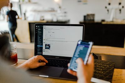 austin-distel-gUIJ0YszPig-unsplash.jpg hoa communications plan